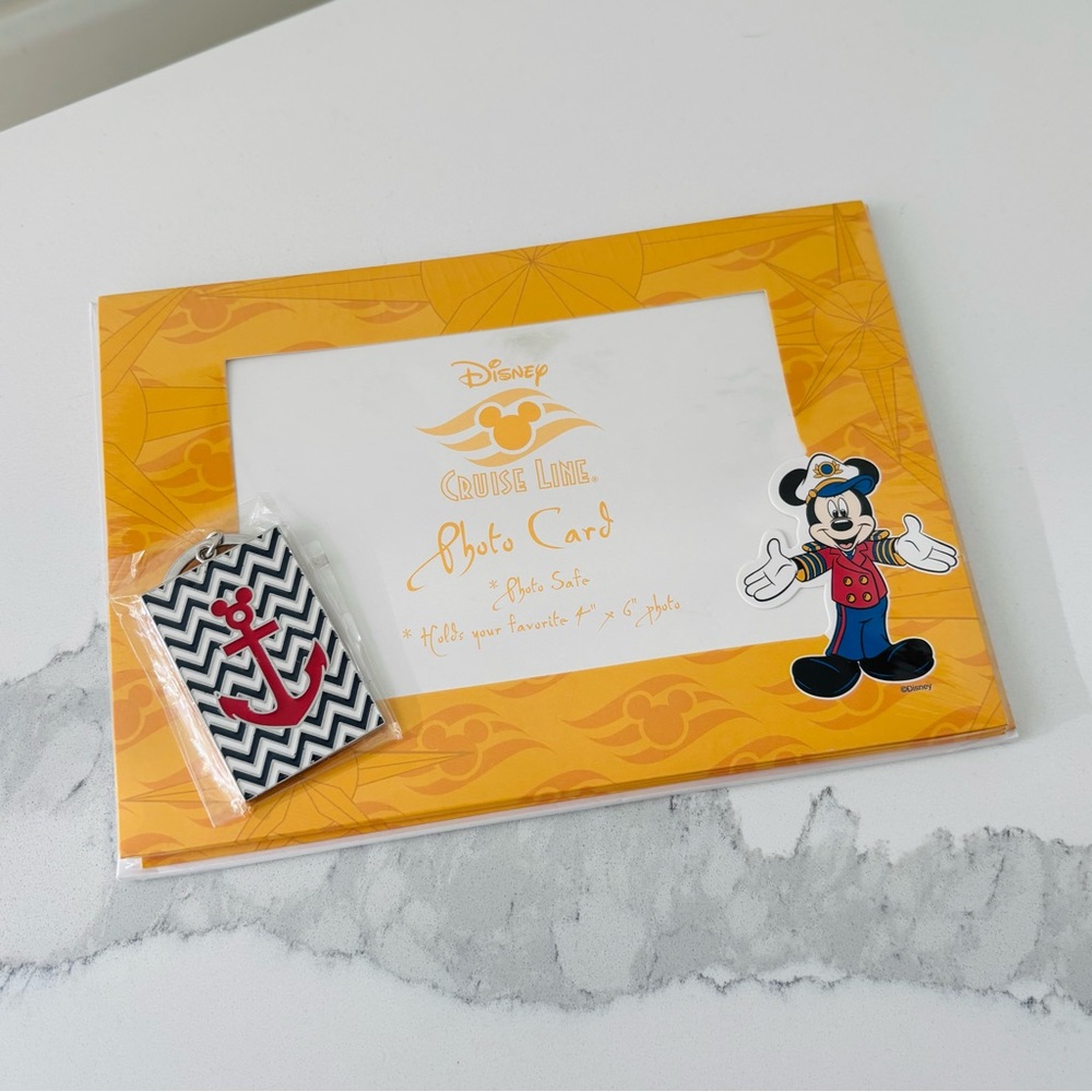 Disney Cruise Line Captain Mickey Pack of 4 Photo Cards, 4” x 6” with Keychain